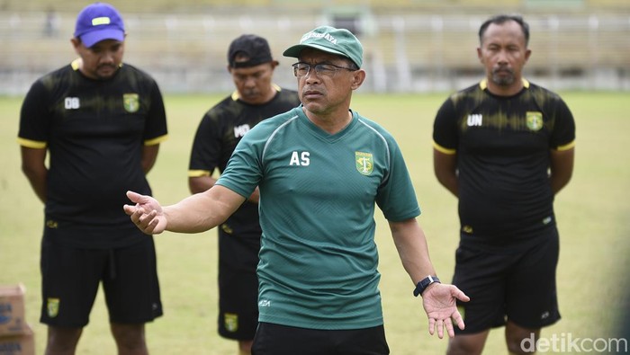 Liga 1 pekan ke-20 mempertemukan Bhayangkara FC dan Persebaya Surabaya pada Selasa (18/1) malam. Pelatih Persebaya Aji Santoso menyebut, timnya siap menghadapi Bhayangkara.