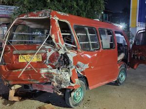 Sopir Angkot di Kaltim Tewas Saat Tidur di Mobil dan Ditabrak dari Belakang