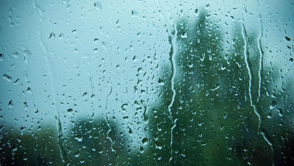 Seluruh Sulbar Diprediksi Hujan Sedang-Lebat Hari Ini