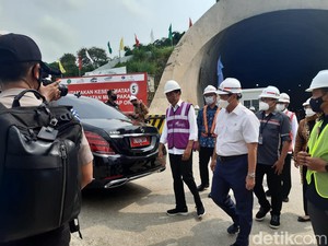 Jokowi Ungkap Operasi Kereta Cepat Jakarta-Bandung Mundur ke Juni 2023