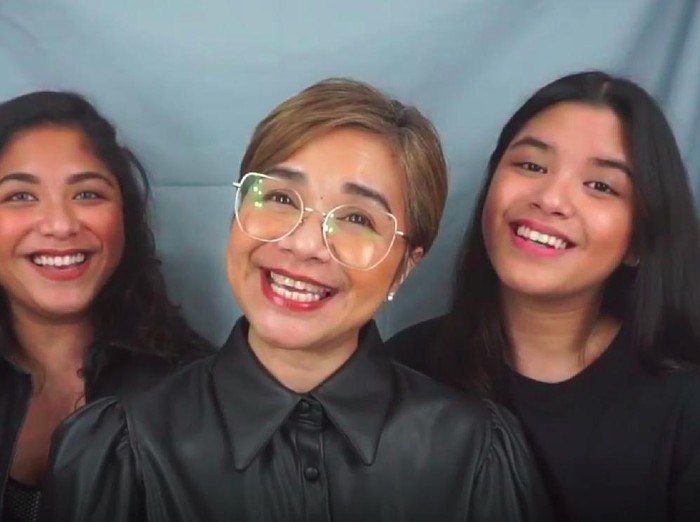 Ruth Sahanaya dan Dua Anak Perempuannya