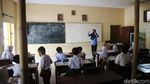 Duh, Siswa SDN 2 Klaling Kudus Belajar di Kelas yang Nyaris Ambrol