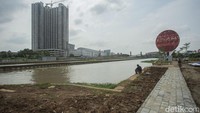 Bahkan pada unggahan instagram pribadinya, pria yang akrab disapa Kang Emil ini ingin menyulap Kalimalang laiknya Sungai Cheonggyecheon, di Seoul, Korea Selatan.