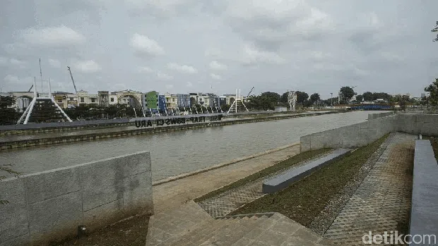 Saluran air di Kota Bekasi bakal menjadi wisata air mirip sungai Cheonggyecheon di Kota Seoul, Korea Selatan dan segera diresmikan.