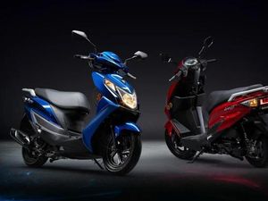 Irit Banget! Skutik Baru Suzuki Ini Tembus 100 km/liter