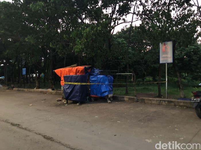 TKP anggota TNI AD tewas dikeroyok di Penjaringan, Jakarta Utara (Muhammad Hanafi Aryan/detikcom)