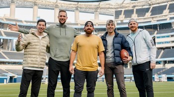 Lalu peringkat delapan, Dude Perfect. Mereka sukses memboyong nilai pendapatan mencapai USD 20 juta atau sekitar Rp 286 miliar. Foto: (Internet).