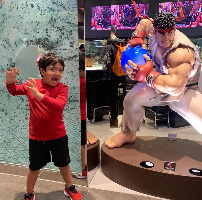 10 Youtuber dengan Pendapatan Tertinggi pada 2021