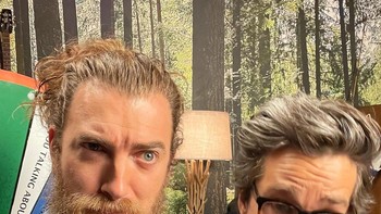 Peringkat keempat yakni Rhett and Link. Mereka berhasil mendapatkan USD 30 juta atau sekitar Rp 430 miliar. Foto: (Internet).