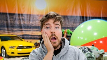 Berada di posisi 1 adalah MrBeast (Jimmy Donaldson) yang berhasil meraup pendapatan hingga USD 54 juta atau sekitar Rp 773 miliar. Foto: (Internet).