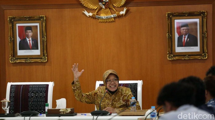32.568 Aparatus Sipil Negara Akan Kembalikan Bansos Sebanyak 32.568 PNS akan mengembalikan uang bansos kepada pemerintah daerah. Hal itu disampaikan Mensos Tri Rismaharini di Gedung Kemensos RI, Jakarta.