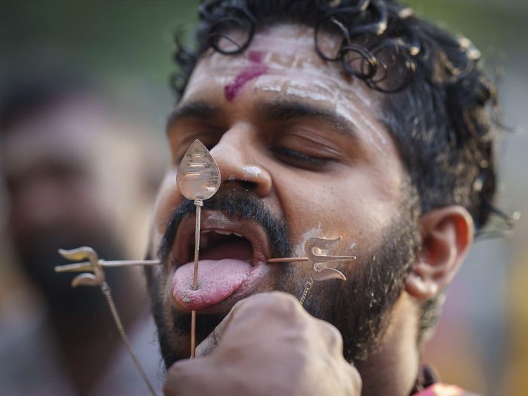 Aksi Ekstrem Umat Hindu Malaysia Saat Rayakan Festival Thaipusam