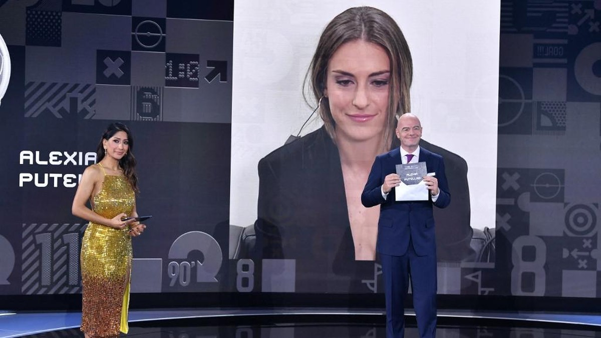 Alexia Putellas dalam sambutannya melalui virtual. (Foto: AFP/HAROLD CUNNINGHAM)