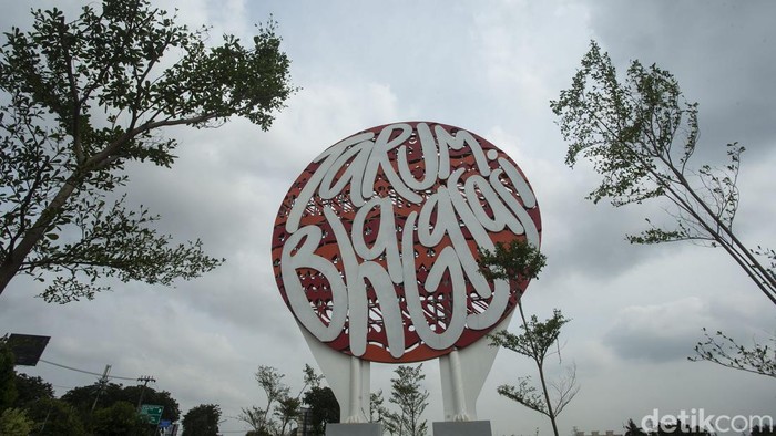 Asyik⦠Bekasi Bakal Punya Wisata Sungai yang Kece Seperti di Korea Revitalisasi Kalimalang kini semakin menunjukkan kemajuan. Wujud wisata sungai yang digadang-gadang seperti di Seoul, Korea itu pun akan segera terlihat. Seperti apa?