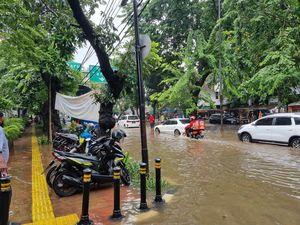 Jalan Bungur Depan Pengadilan Tipikor Jakpus Banjir Imbas Hujan Deras