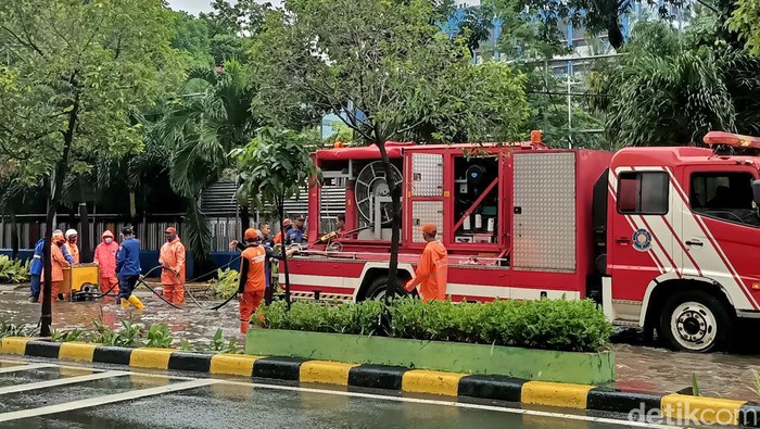 Banjir di Jalan Tanjung Duren Raya Jakbar