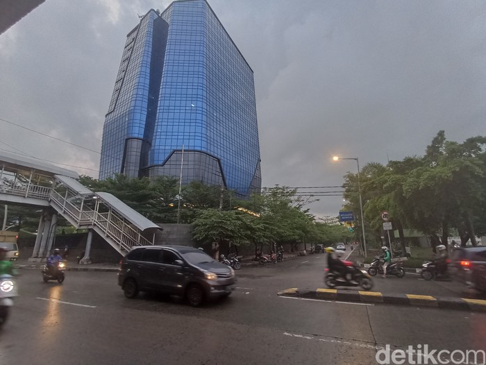 Banjir di kawasan Jalan Danau Sunter Utara dan Jalan Yos Sudarso, Jakarta Utara (Jakut) telah surut. Lalu lintas di sekitar kawasan kembali normal. (Wildan N/detikcom)