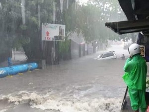 Diguyur Hujan Deras, Sejumlah Titik di Kota Malang Banjir