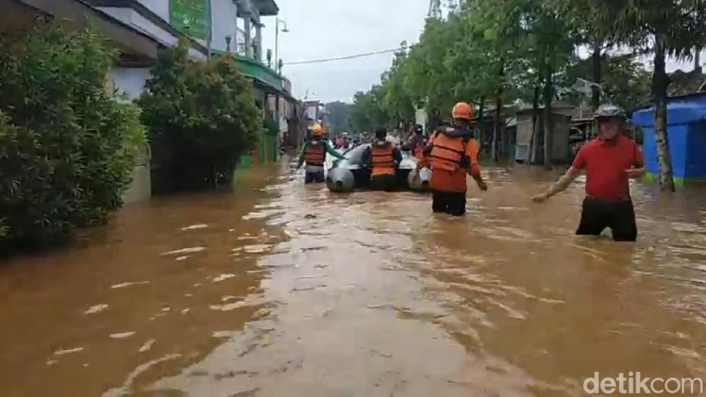 Belasan Desa di Kabupaten Pasuruan Banjir, Tinggi Air Ada yang 1,5 Meter