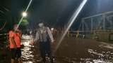 Jalur Pantura Kota Pasuruan Terendam Banjir Akibat Luapan Sungai Petung
