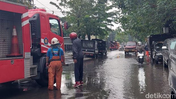 banjir di surabaya