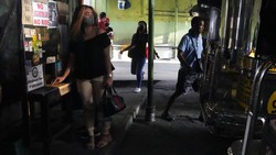 Filipina melarang warga yang tak mau divaksin menaiki angkutan umum di manila. Diketahui, aturan ini diberlakukan mulai pekan ini.