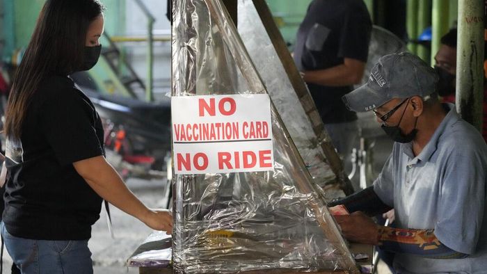 Filipina melarang warganya yang tak mau divaksin untuk menaiki angkutan umum di manila. Aturan ini diberlakukan mulai pekan ini.