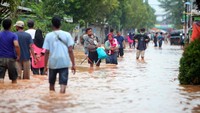 Banjir akibat luapan Sungai Rejoso dan sungai-sungai kecil terjadi di Kecamatan Grati, Winongan dan Rejoso. Sedikitnya ada 13 desa yang banjir setinggi 20 cm sampai 1,5 m. Banjir merendam rumah dan fasilitas umum.