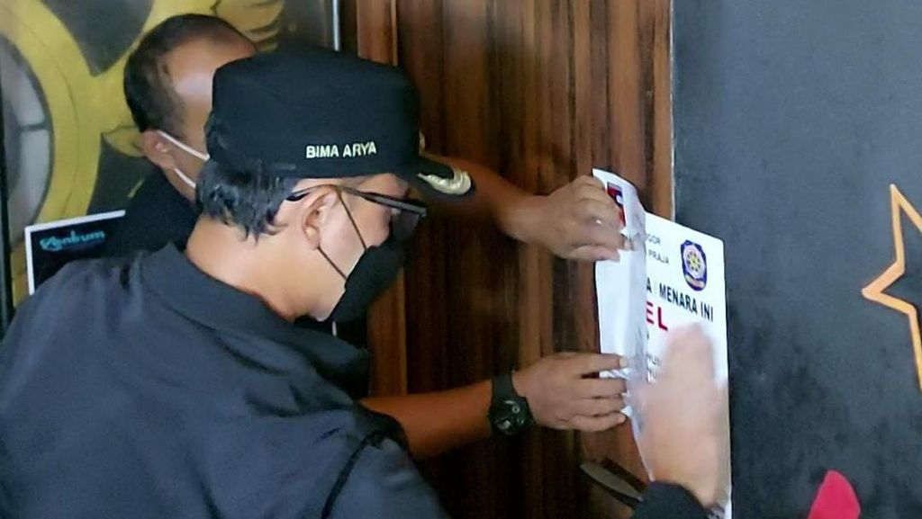 Langgar Jam Operasional, Tempat Hiburan Malam di Bogor Disegel Bima Arya