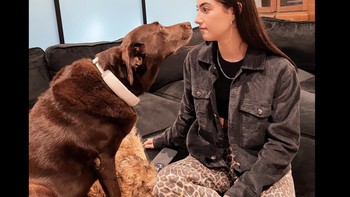 Dari Februari sampai April 2020, Charli berpacaran dengan penyanyi Lil Huddy. Sempat putus, kini dilaporkan mereka kembali bersama. Foto: Facebook