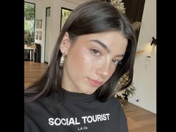 Pesona Superstar TikTok Terkaya, Raup Duit Rp 250 Miliar