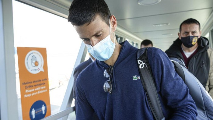 Dideportasi dari Australia, Novak Djokovic Tiba di Serbia Petenis Novak Djokovic telah tiba di Serbia. Sebelumnya, ia dideportasi dari Australia terkait dengan status vaksinasinya.