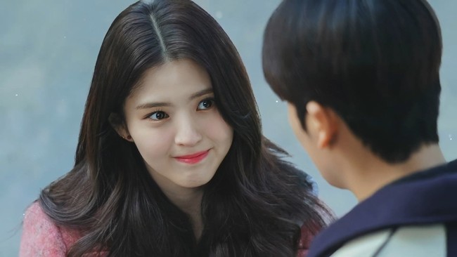 Sinopsis Soundtrack #1 mengikuti kisah cinta Han So Hee dan Park Hyung Sik yang dikisahkan sebagai sahabat dekat. Keduanya telah berteman baik selama 20 tahun. Foto: dok. Facebook Soundtrack #1