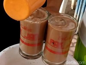 Jajanan Legend di Pekalongan Lur! Cicip Es Cokelat Plus Potongan Roti