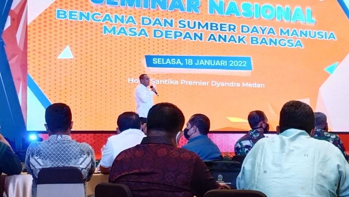 Gubernur Sumut Edy Rahmayadi Saat Memberikan Sambutan Acara Seminar di Medan (Foto: Arfah/detikcom)