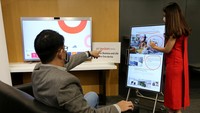 Kelengkapan masing-masing serinya dirancang untuk memungkinkan komunikasi antar rekan kerja maupun pertemuan bisnis lebih besar dapat terhubung baik bahkan dalam jarak jauh ataupun tak di lokasi kerja yang sama. Inilah yang diklaim sebagai lompatan besar bagi solusi komunikasi di era baru. Saat ruang yang berbeda tak lagi menjadi halangan interaksi untuk menunda sebuah keputusan besar dalam bisnis.