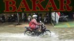 Jalanan Pondok Ungu Bekasi Terendam Gegara Hujan Deras