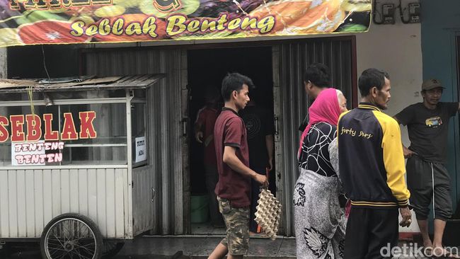 Kebakaran Warung Seblak di Sukabumi