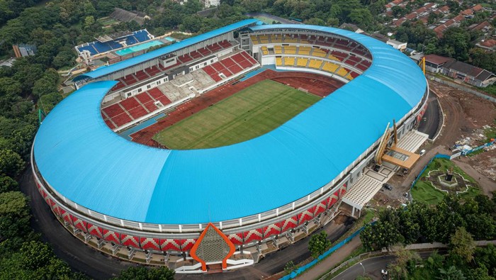 Stadion Jatidiri Semarang diketahui telah selesai direnovasi. Seperti apa wajah baru stadion berkapasitas 25 ribu tempat duduk tersebut? Lihat yuk.