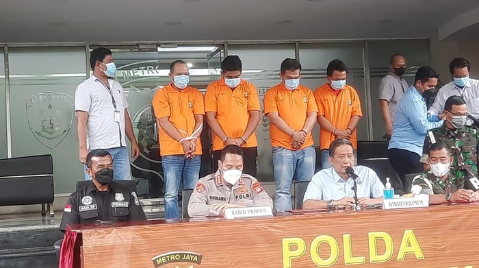 Konferensi pers pengeroyokan hingga menewaskan prajurit TNI AD di Jakut (Yogi/detikcom)