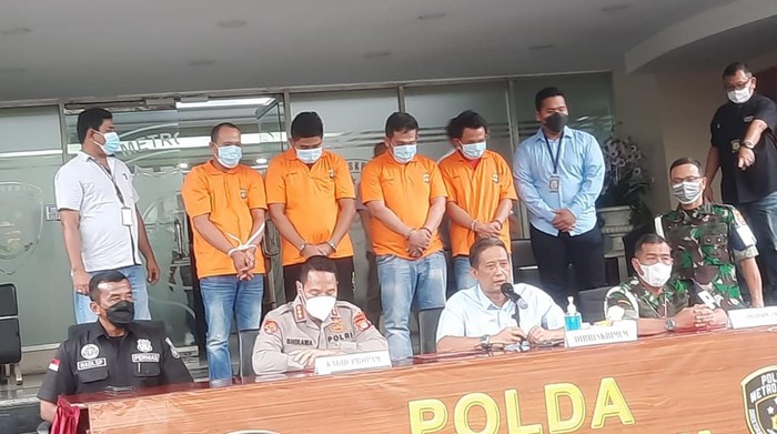 Konferensi pers pengeroyokan hingga tewas prajurit TNI AD di Jakut (Foto: Yogi/detikcom)