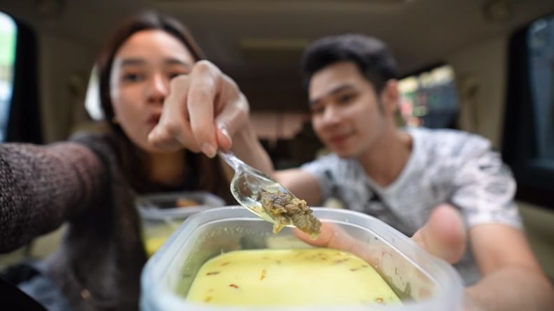 Kuliner Enak di Gang Aut Bogor, Ada Ngohiong Babi hingga Es Pala