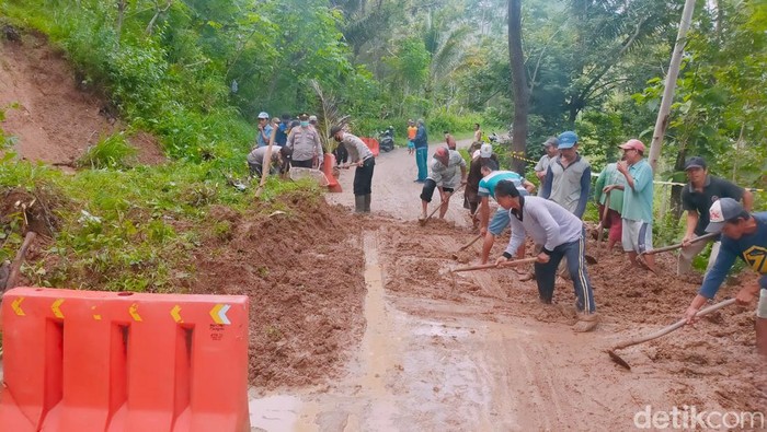 longsor di trenggalek
