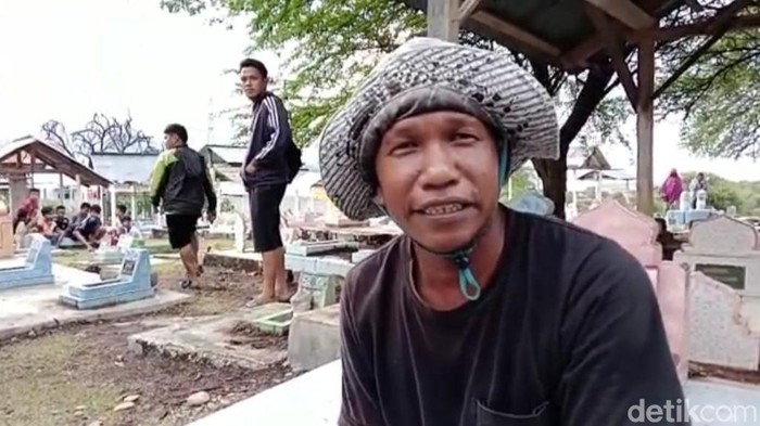 Foto kuburan upin ipin