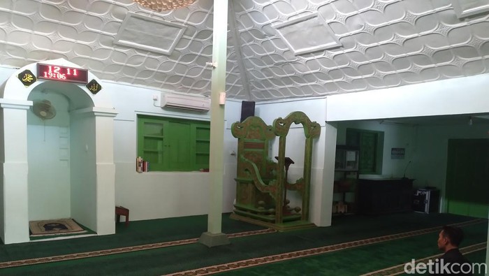 Masjid Laweyan atau Masjid Ki Ageng Henis.