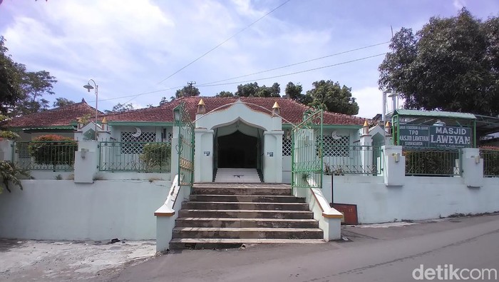 Masjid Laweyan atau Masjid Ki Ageng Henis.