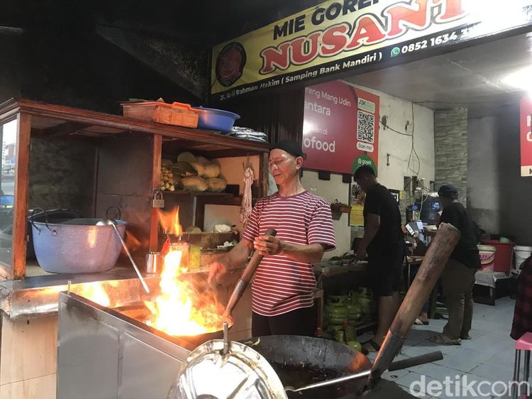 Mulur Mantap! Mie Goreng Mang Udin yang Legendaris di Sukabumi