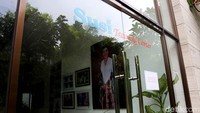 Saat ini, Nadine menjadi orang yang paling bertanggung jawab atas keberlangsungan penerbangan pesawat perintis itu.