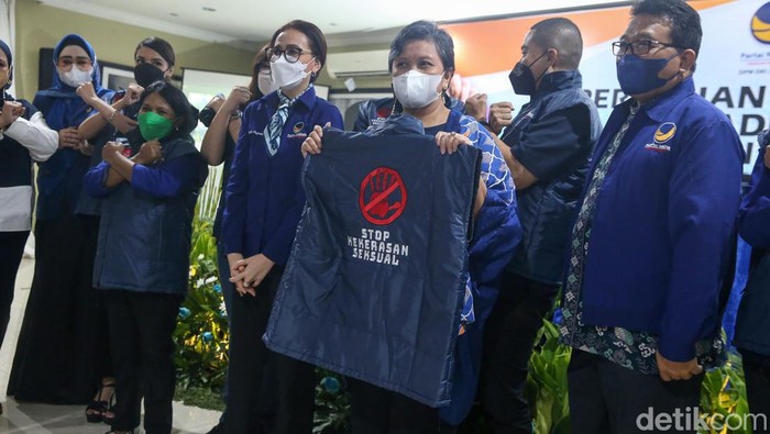 NasDem Buka Posko Pengaduan Kekerasan Seksual NasDem buka Posko Pengaduan Kekerasan Seksual. Posko tersebut agar masyarakat mendapatkan layanan pendampingan hukum dan lainnya.