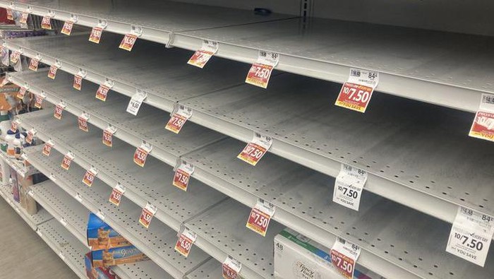 ALEXANDRIA, VA - JANUARY 9: View of empty shelves at a local Giant supermarket as the omicron covid variant causes widespread supply chain delays resulting in empty shelves in many food markets on January 9, 2022 in Alexandria, Virginia. Credit: mpi34/MwdiaPunch /IPX